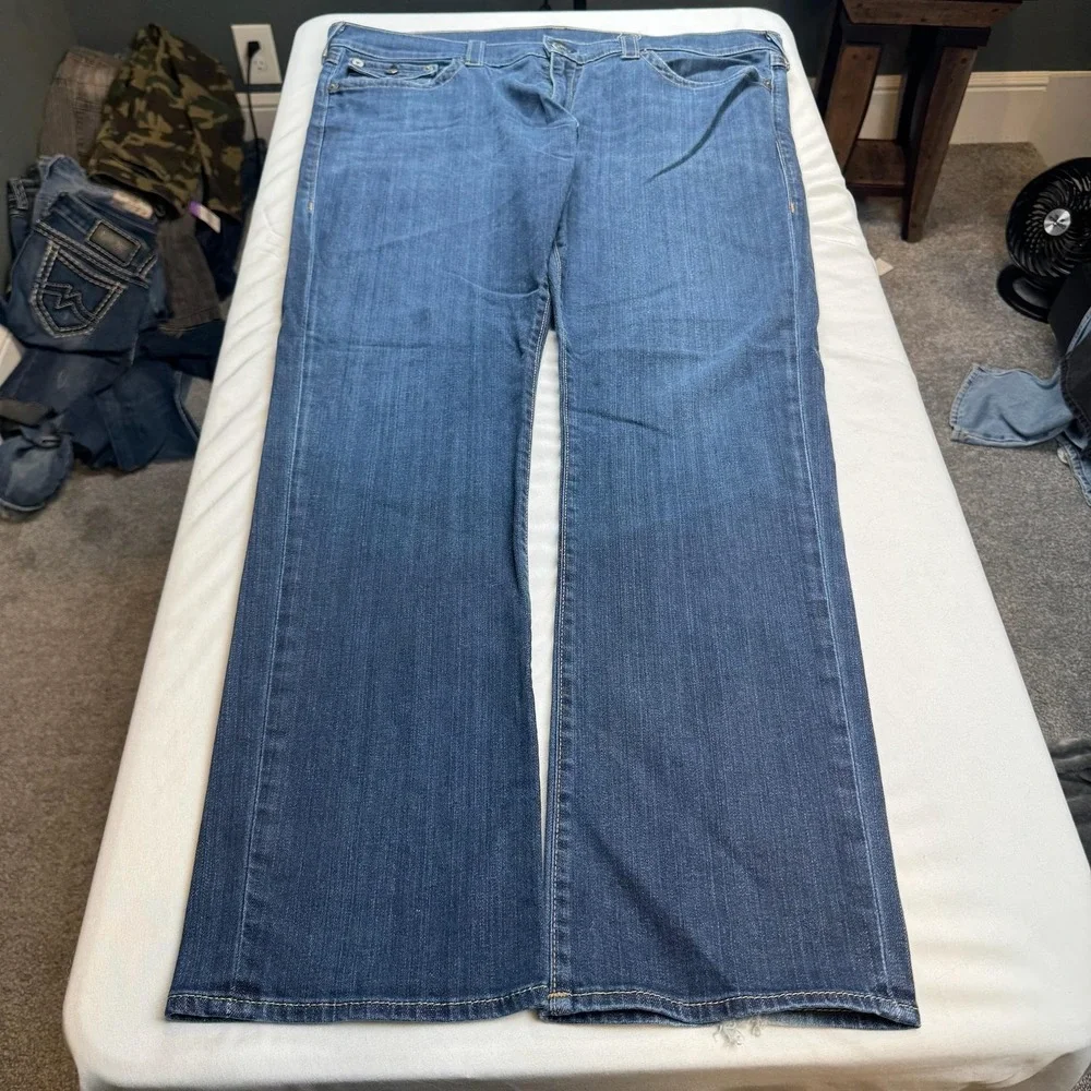 True Religion Jeans Mens 40x32 Blue Med Wash Relaxed Straight Denim Made In USA